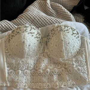 Elegant White Lace Bustier